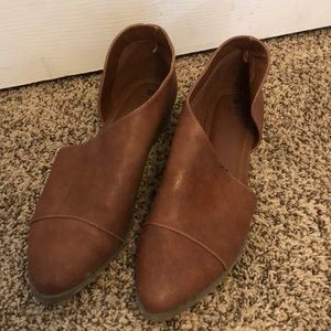 Time and Tru Women’s ankle shoes.